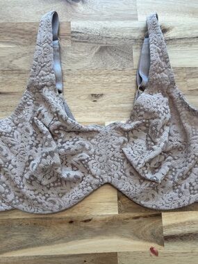 Wacoal Lace Full-Coverage Bra in Taupe
